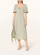 Load image into Gallery viewer, IHullani Midi Dress
