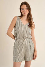 Load image into Gallery viewer, Vara Cotton Striped Shorts
