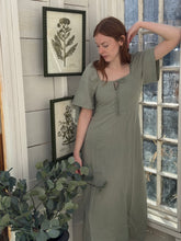 Load image into Gallery viewer, IHullani Midi Dress
