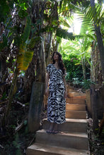 Load image into Gallery viewer, IHLINNO Midi Dress
