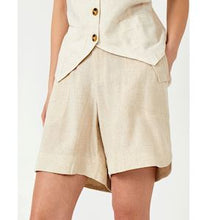 Load image into Gallery viewer, Essential Linen Blend Shorts
