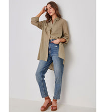 Load image into Gallery viewer, Crinkled Button Down Shirt
