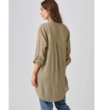 Load image into Gallery viewer, Crinkled Button Down Shirt
