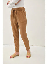 Load image into Gallery viewer, Tencel Tapered Pants( Dk.Taupe)
