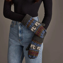 Load image into Gallery viewer, Gray Swan Pattern Knit Mittens
