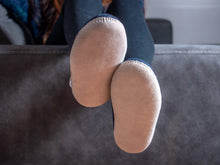 Load image into Gallery viewer, Unisex Wool Felt Slippers
