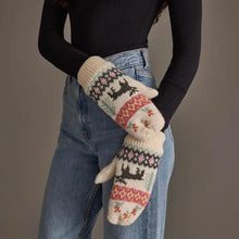 Load image into Gallery viewer, Deer Winter Pattern Mittens
