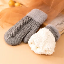 Load image into Gallery viewer, Gloving – Winter Thick Knit Mitten
