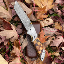 Load image into Gallery viewer, Eagle Engraved Checkered Pocket Knife-TF-086
