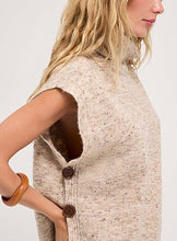 Load image into Gallery viewer, IALOTUS Knit Vest
