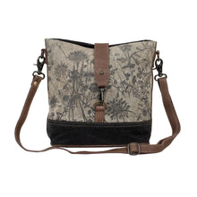 Load image into Gallery viewer, DEBONAIR SHOULDER BAG
