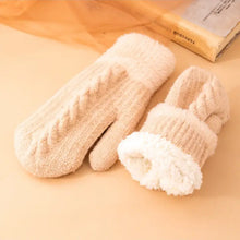 Load image into Gallery viewer, Gloving – Winter Thick Knit Mitten
