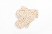 Load image into Gallery viewer, Cozy Cabin Mittens
